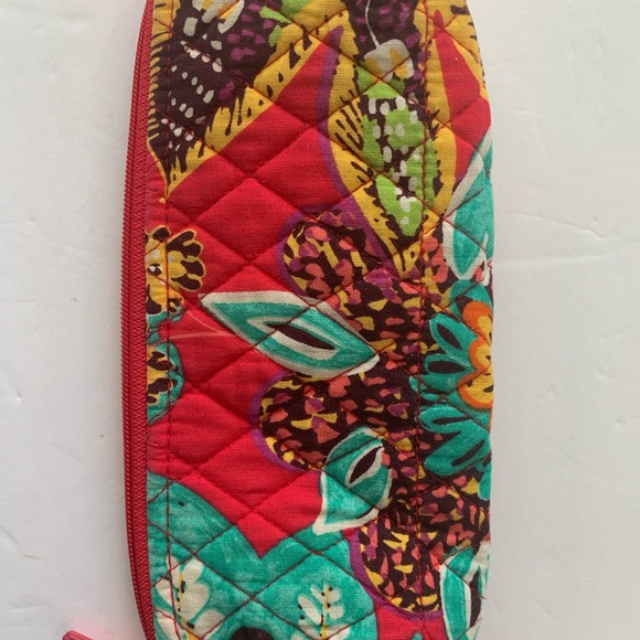 Vera Bradley makeup pouch - Picture 1 of 5